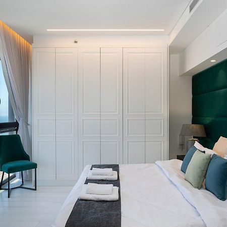 Апартаменты Yalarent Sea-Breeze Penthouse With Jacuzzi Бат-Ям Экстерьер фото