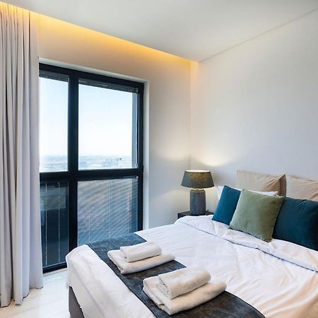 Апартаменты Yalarent Sea-Breeze Penthouse With Jacuzzi Бат-Ям Экстерьер фото