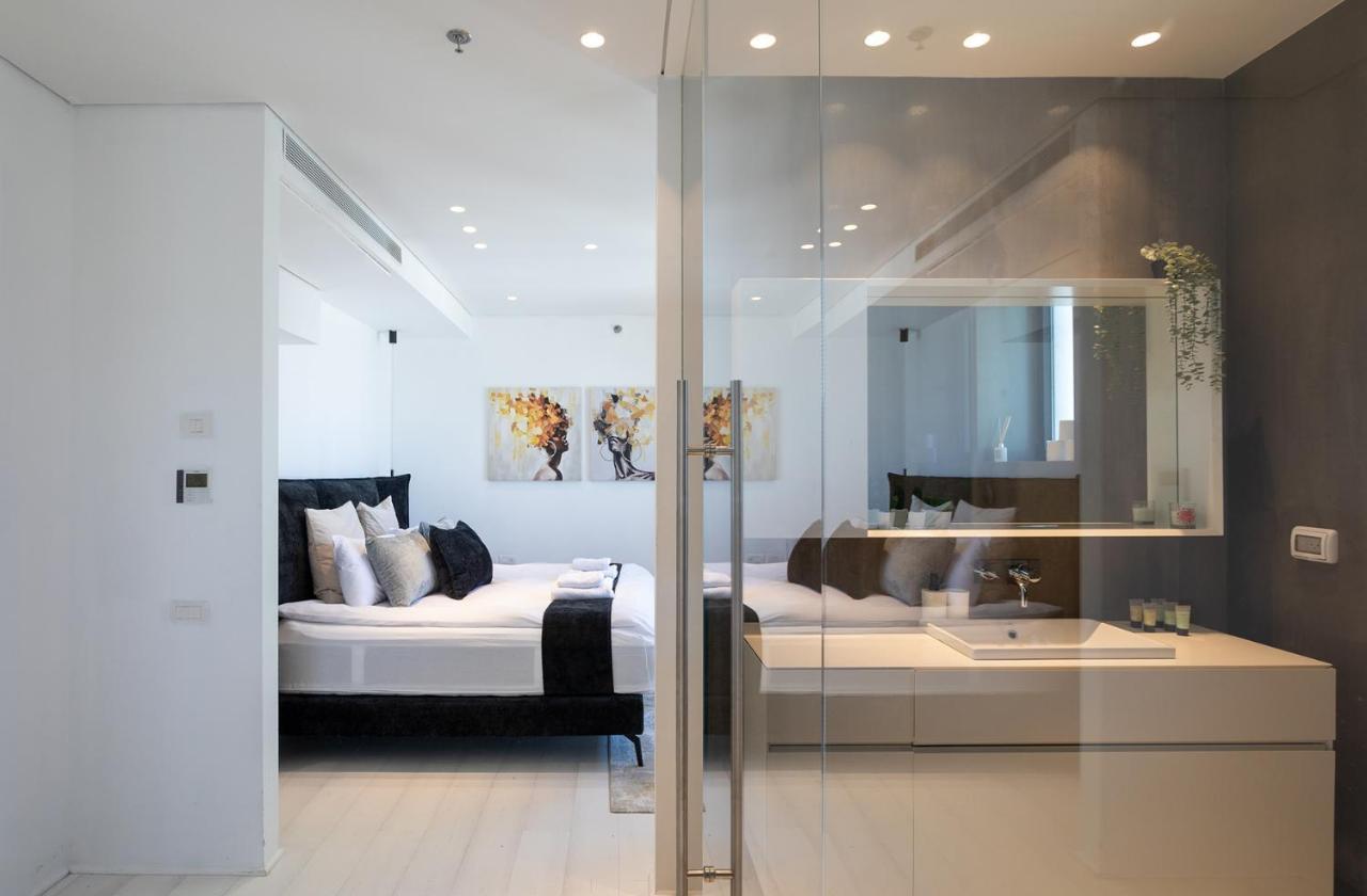 Апартаменты Yalarent Sea-Breeze Penthouse With Jacuzzi Бат-Ям Экстерьер фото