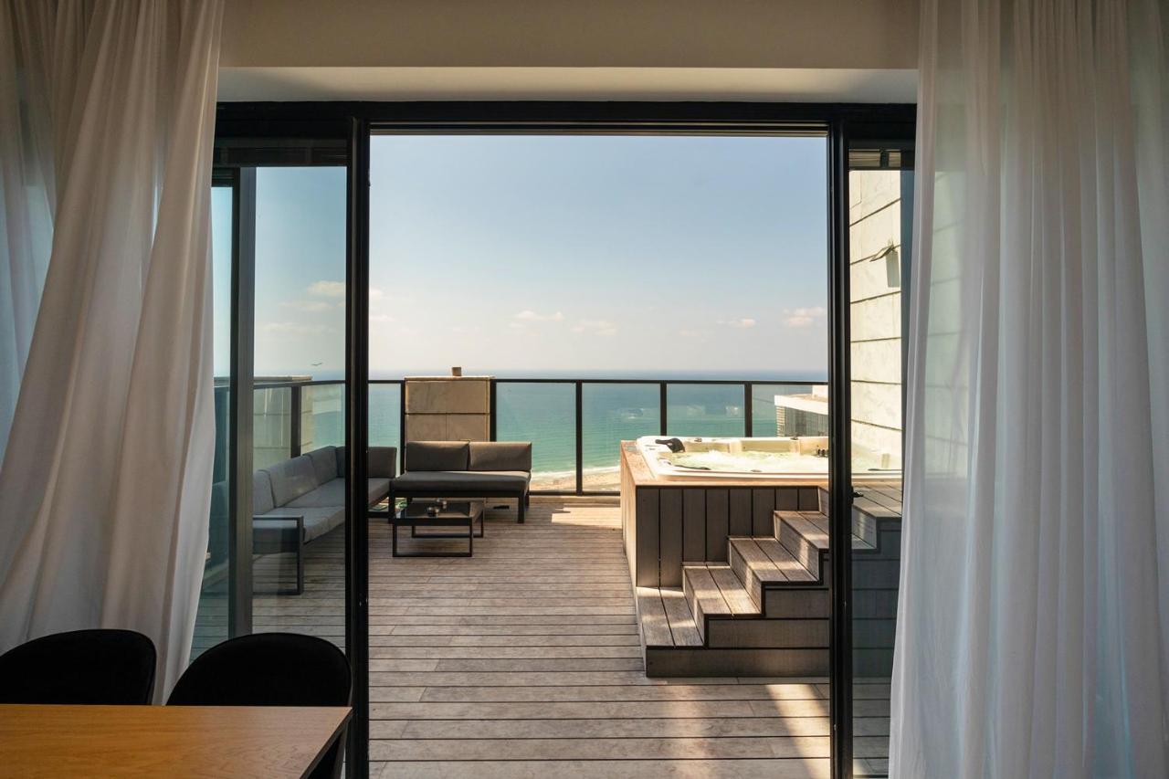 Апартаменты Yalarent Sea-Breeze Penthouse With Jacuzzi Бат-Ям Экстерьер фото