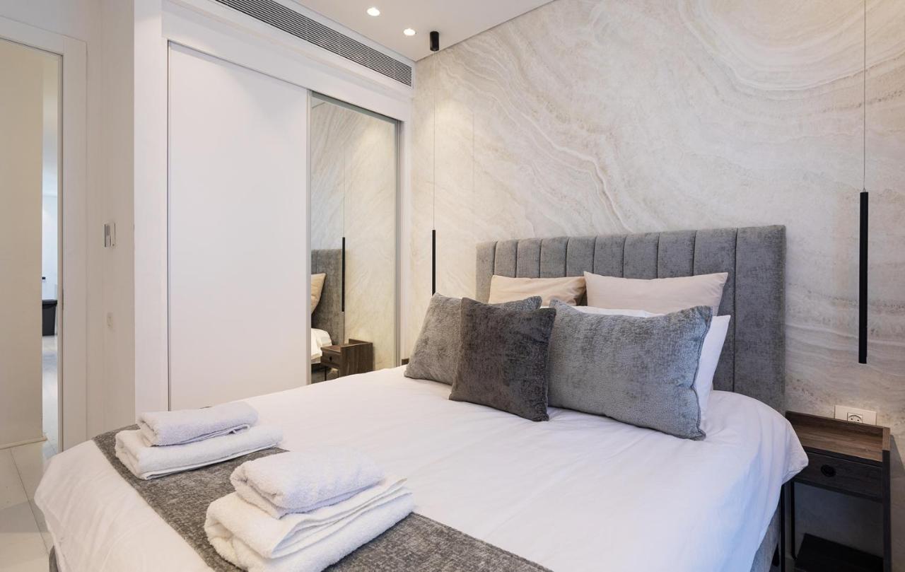 Апартаменты Yalarent Sea-Breeze Penthouse With Jacuzzi Бат-Ям Экстерьер фото