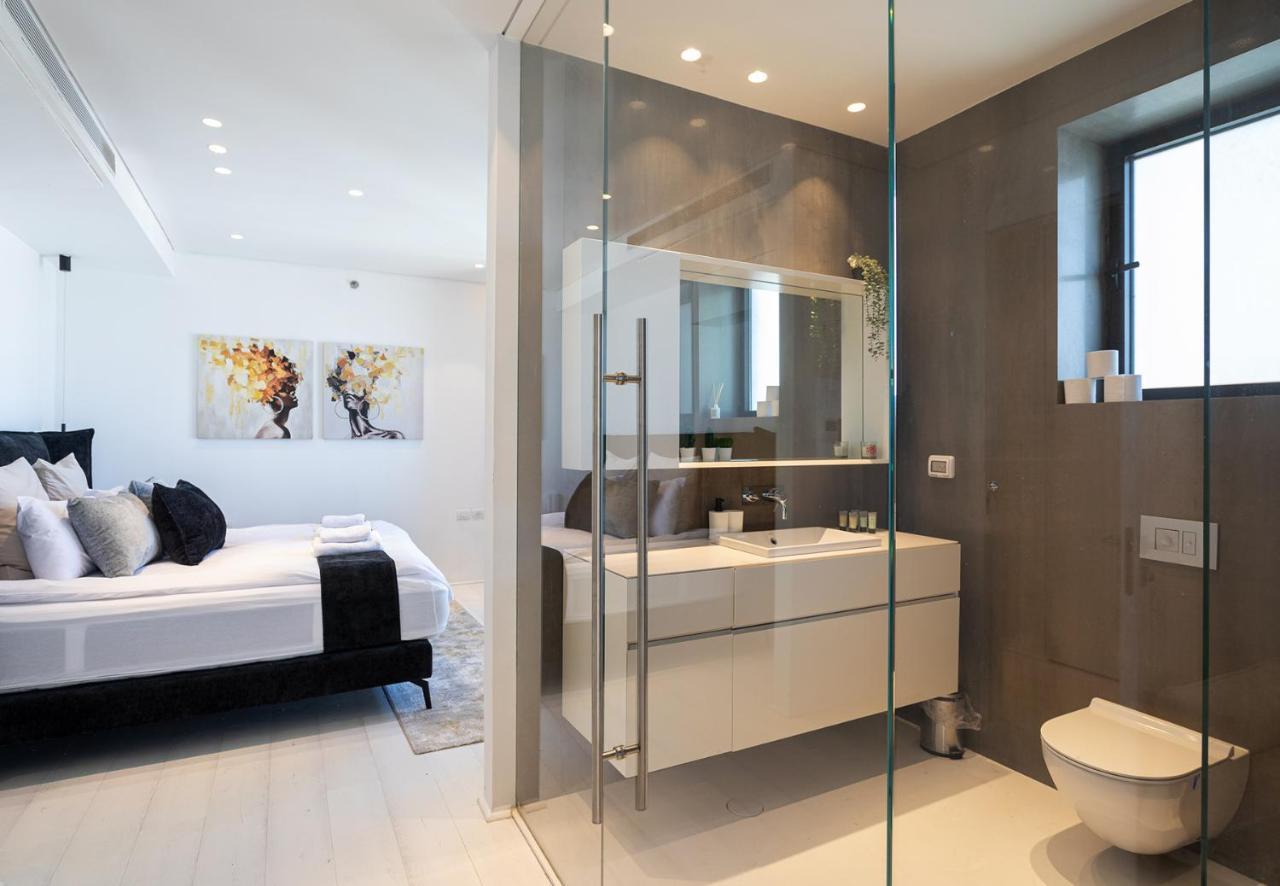 Апартаменты Yalarent Sea-Breeze Penthouse With Jacuzzi Бат-Ям Экстерьер фото